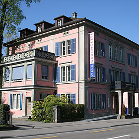 Villa Grunholzer - Teil des Industrielehrpfads Zürcher Oberland.