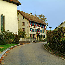 Vorwiegend landwirtschaftliche Bauten prägen das Bild der Gemeinde Kyburg.