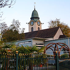 Die Pfarrkirche der Gemeinde Russikon.